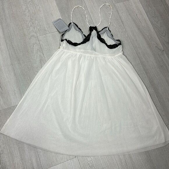 Only Hearts N.Y.C Nordstrom Mesh Chemise In White Size M/L - Picture 2 of 7
